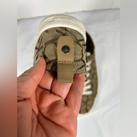 Calvin Klein Lace Up Gold and White Loafers Size 8 1/2 Women’s - Picture 4 of 7